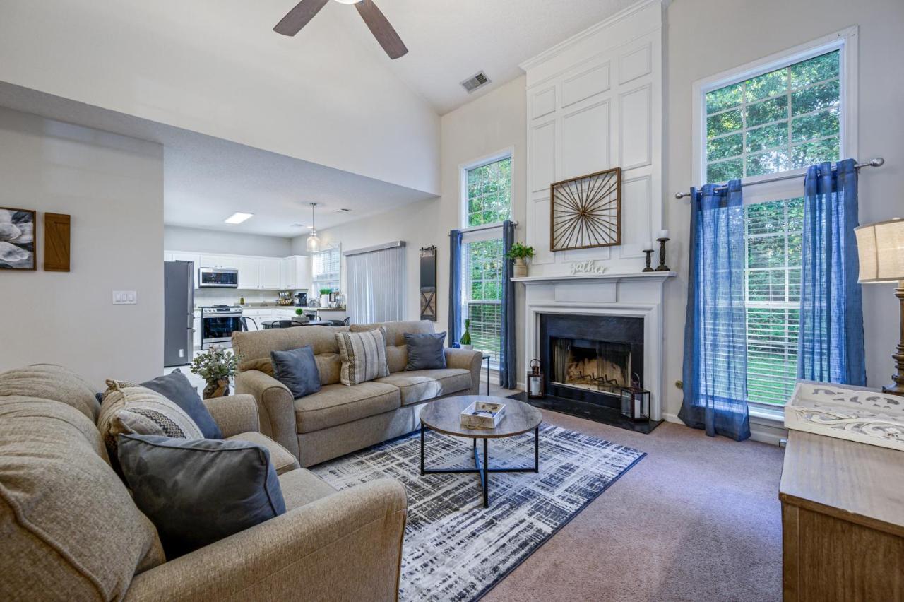 Enjoy This Amazing Home With Porch & Grill Near Dt ウッドストック エクステリア 写真