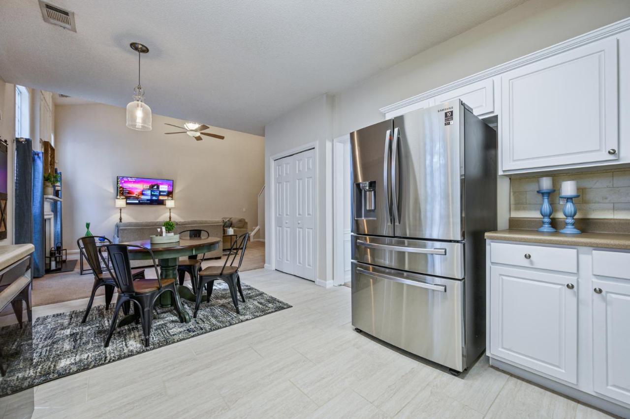 Enjoy This Amazing Home With Porch & Grill Near Dt ウッドストック エクステリア 写真