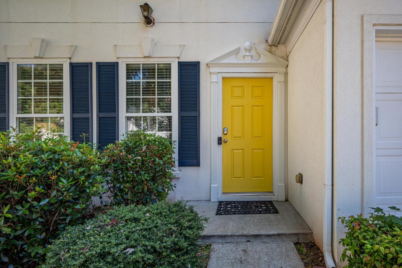 Enjoy This Amazing Home With Porch & Grill Near Dt ウッドストック エクステリア 写真