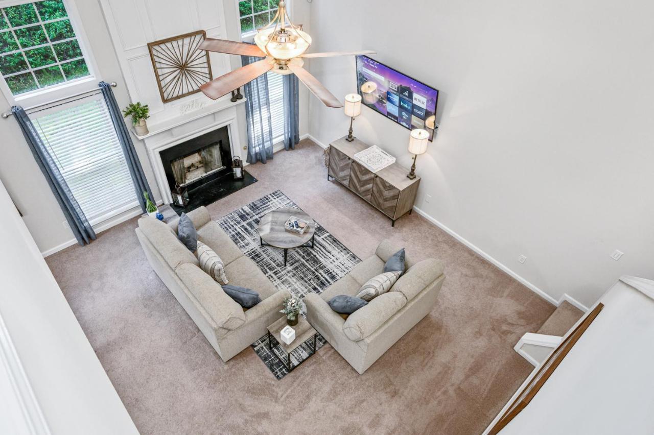 Enjoy This Amazing Home With Porch & Grill Near Dt ウッドストック エクステリア 写真