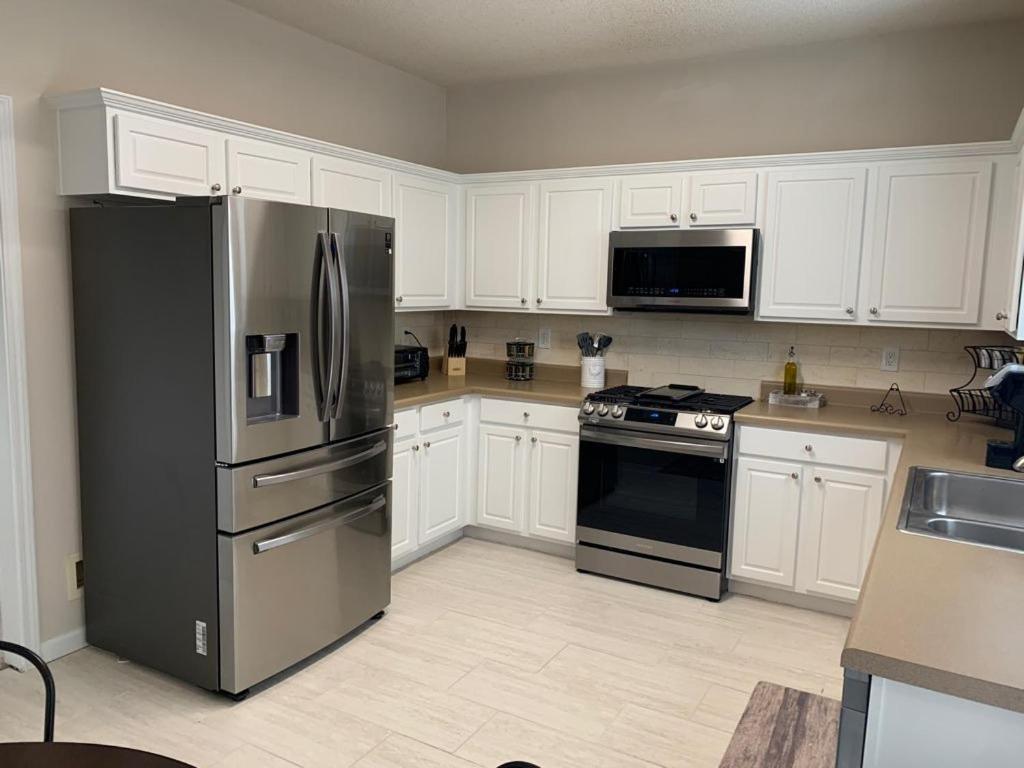 Enjoy This Amazing Home With Porch & Grill Near Dt ウッドストック 部屋 写真