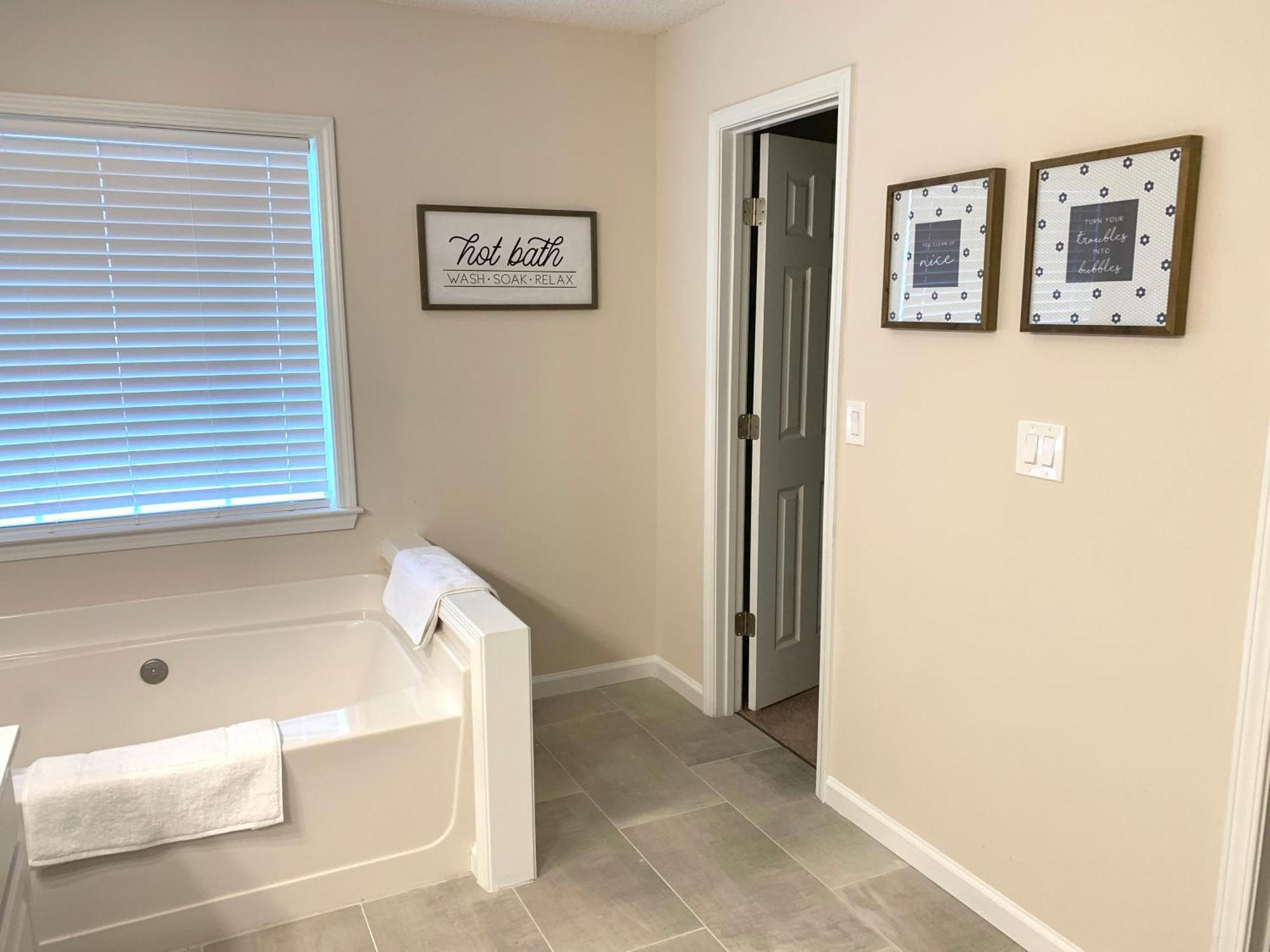 Enjoy This Amazing Home With Porch & Grill Near Dt ウッドストック 部屋 写真